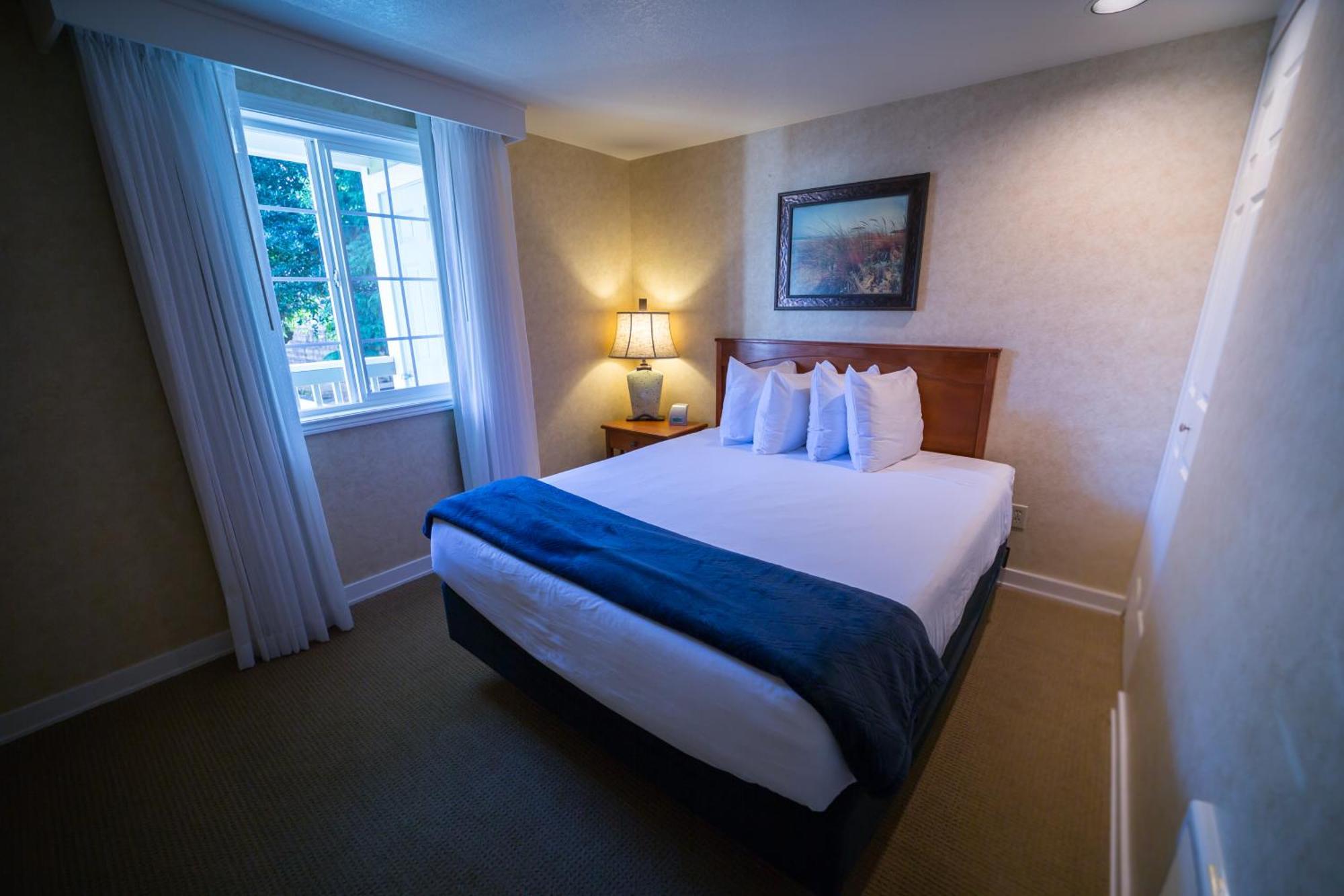 Inn Of The Four Winds Seaside Oceanfront Room photo